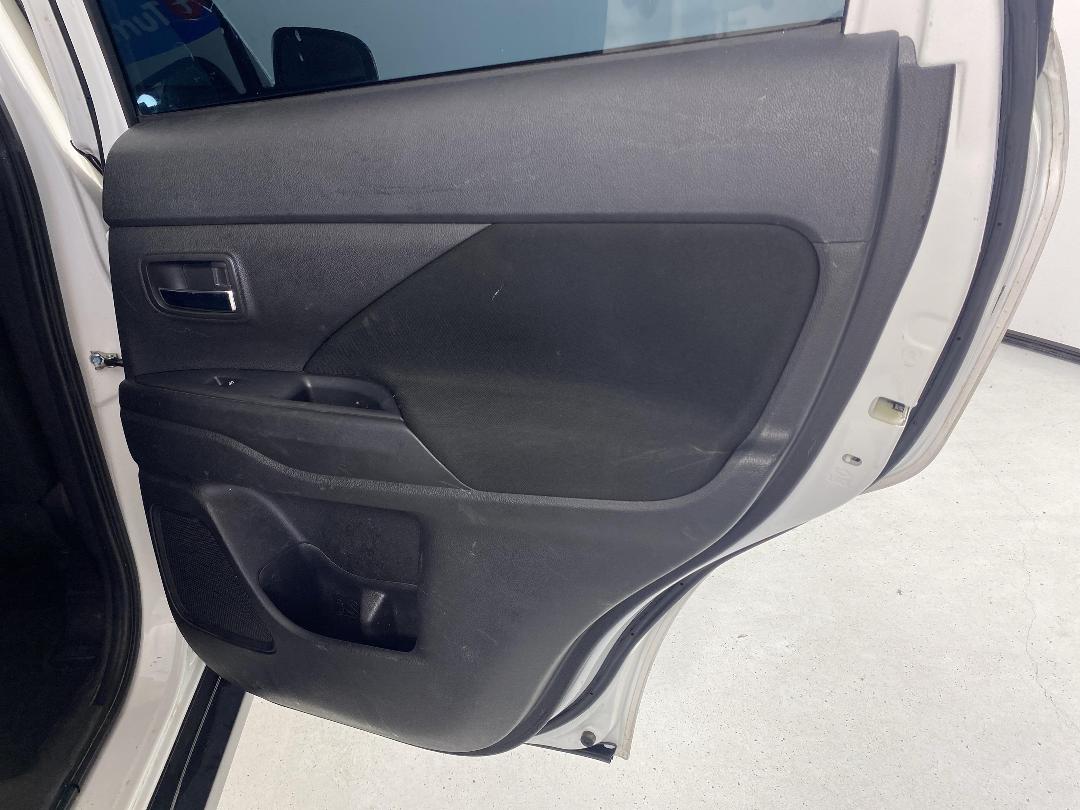 Photo '19' of Mitsubishi Outlander Photo '19' of Mitsubishi Outlander