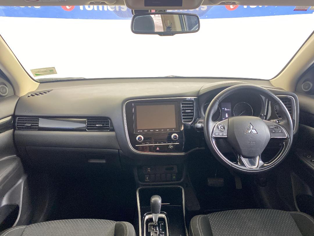 Photo '17' of Mitsubishi Outlander Photo '17' of Mitsubishi Outlander