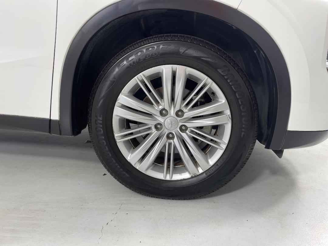 Photo '9' of Mitsubishi Outlander Photo '9' of Mitsubishi Outlander