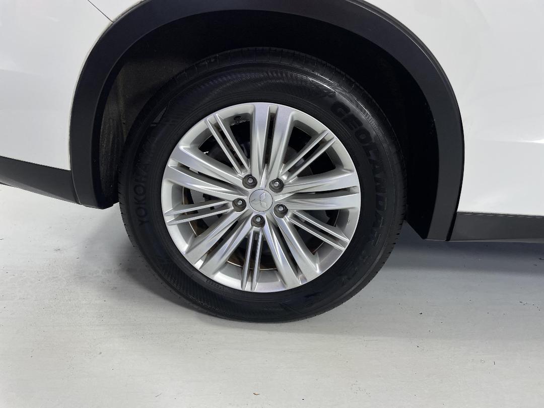 Photo '12' of Mitsubishi Outlander Photo '12' of Mitsubishi Outlander