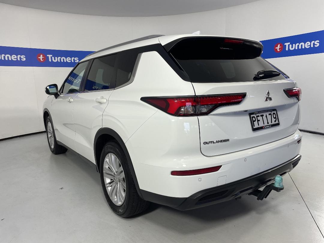 Photo '5' of Mitsubishi Outlander Photo '5' of Mitsubishi Outlander