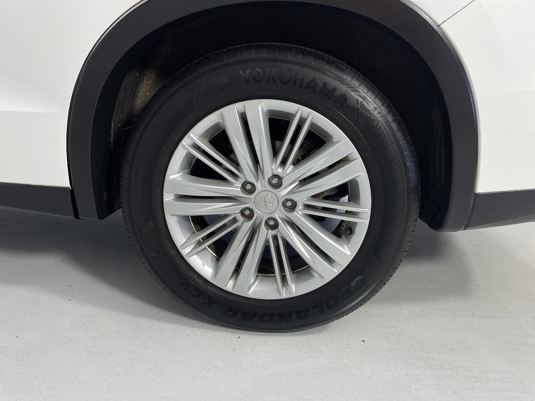 Photo '11' of Mitsubishi Outlander Photo '11' of Mitsubishi Outlander