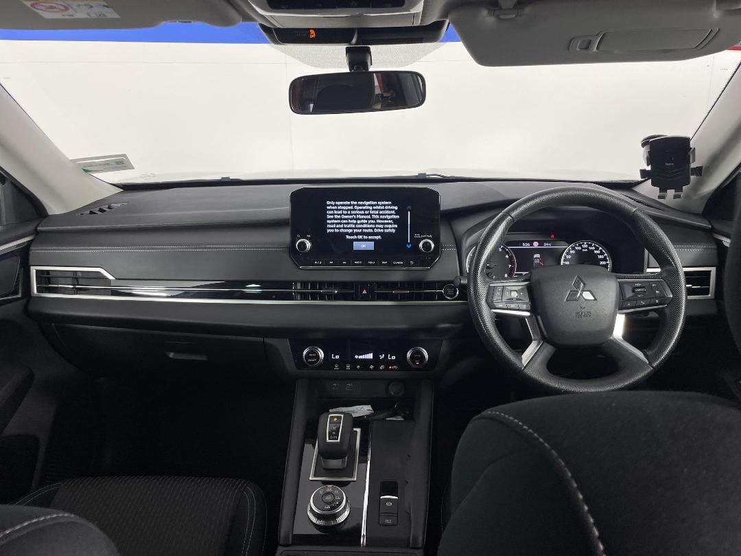 Photo '17' of Mitsubishi Outlander Photo '17' of Mitsubishi Outlander