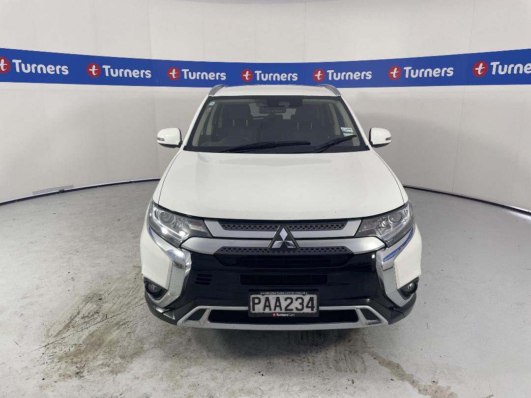 Photo '2' of Mitsubishi Outlander Photo '2' of Mitsubishi Outlander