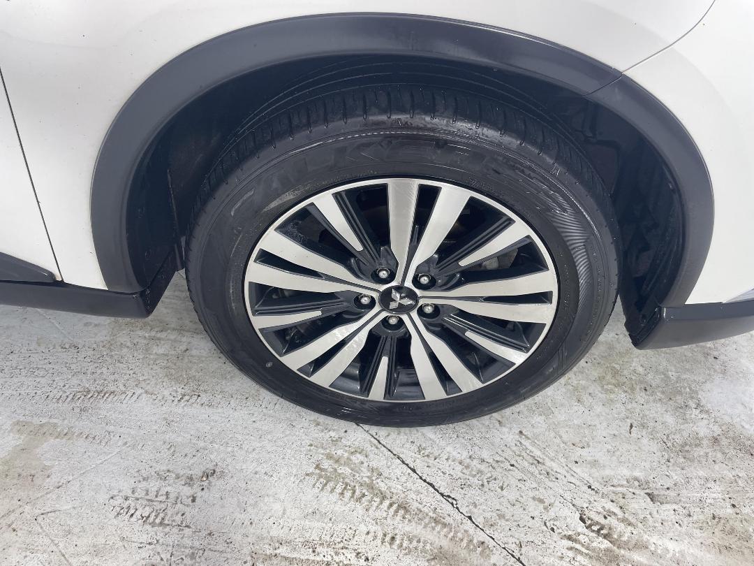 Photo '9' of Mitsubishi Outlander Photo '9' of Mitsubishi Outlander