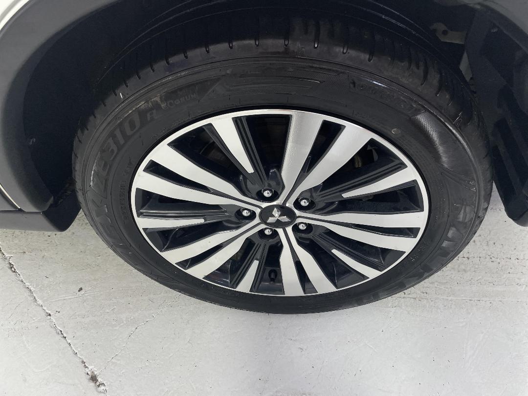 Photo '11' of Mitsubishi Outlander Photo '11' of Mitsubishi Outlander