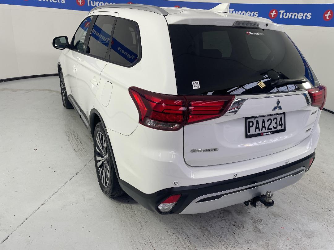 Photo '5' of Mitsubishi Outlander Photo '5' of Mitsubishi Outlander