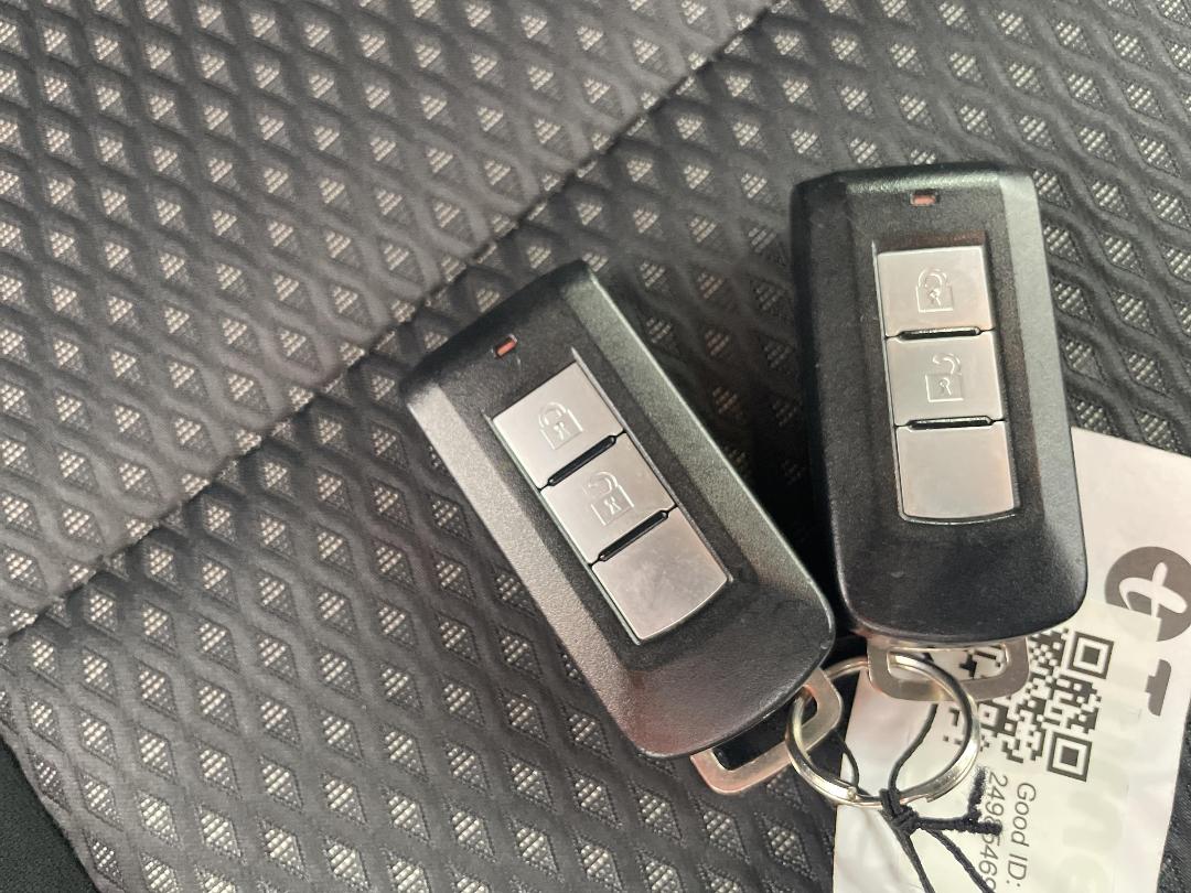 Photo '22' of Mitsubishi Outlander Photo '22' of Mitsubishi Outlander