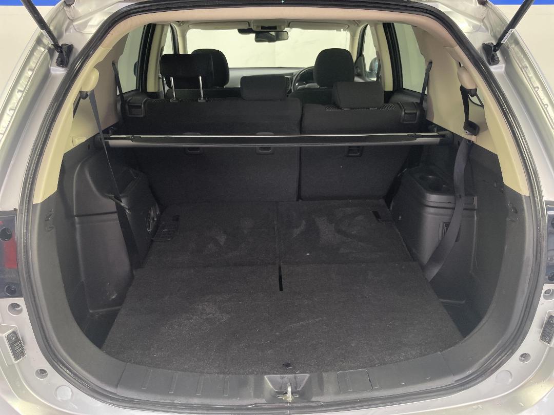 Photo '14' of Mitsubishi Outlander