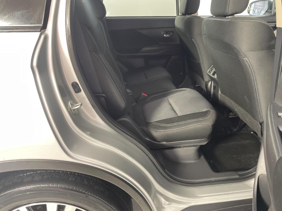 Photo '20' of Mitsubishi Outlander