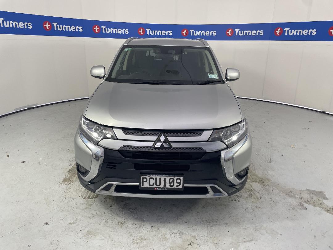 Photo '2' of Mitsubishi Outlander Photo '2' of Mitsubishi Outlander