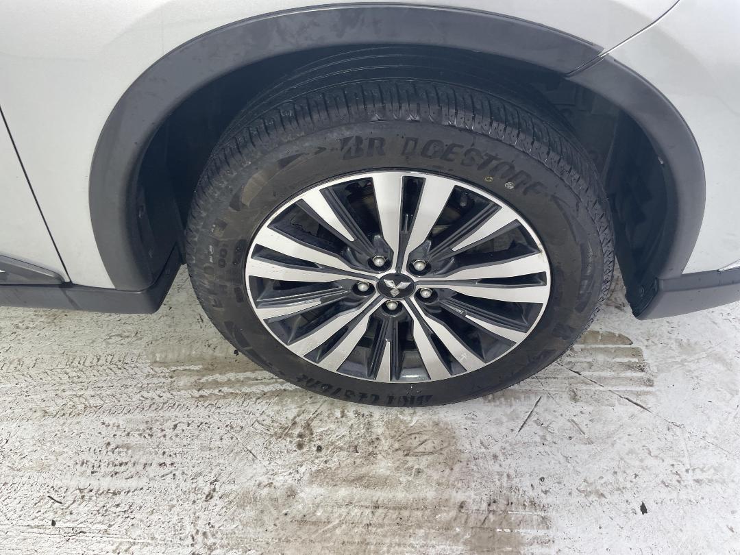 Photo '9' of Mitsubishi Outlander Photo '9' of Mitsubishi Outlander