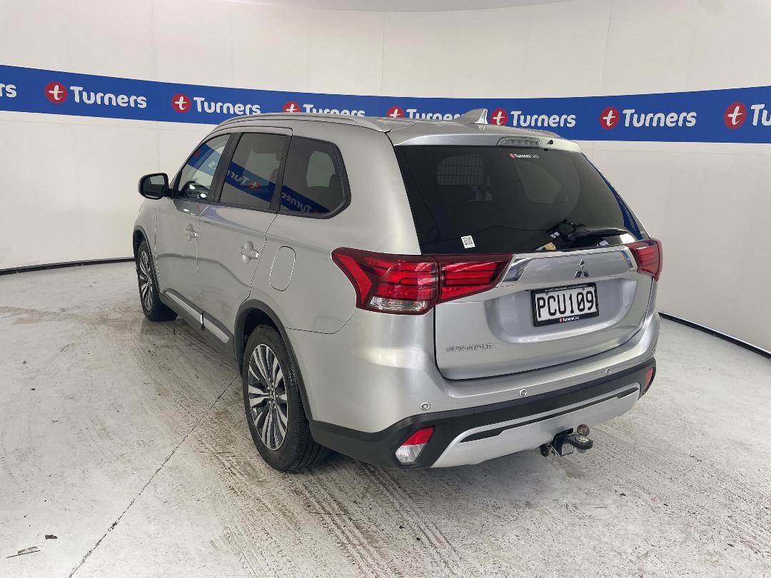 Photo '5' of Mitsubishi Outlander Photo '5' of Mitsubishi Outlander