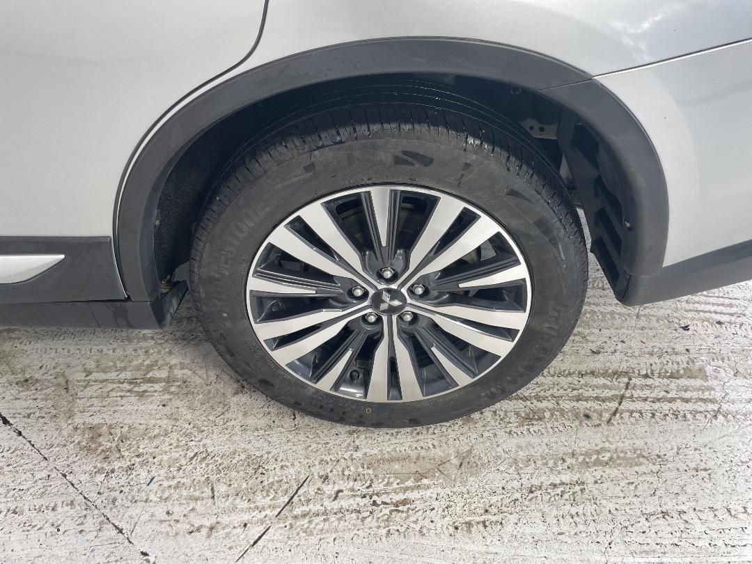 Photo '11' of Mitsubishi Outlander Photo '11' of Mitsubishi Outlander