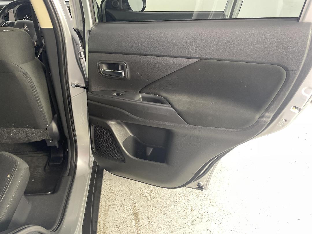 Photo '19' of Mitsubishi Outlander Photo '19' of Mitsubishi Outlander