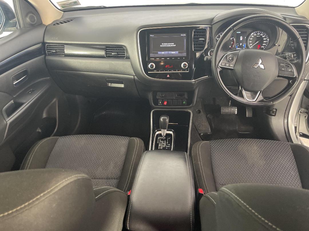 Photo '17' of Mitsubishi Outlander Photo '17' of Mitsubishi Outlander