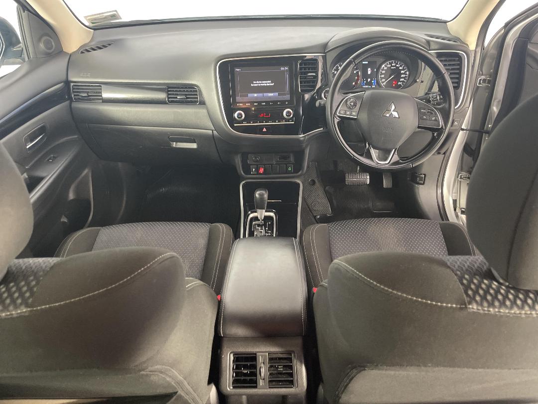 Photo '18' of Mitsubishi Outlander Photo '18' of Mitsubishi Outlander