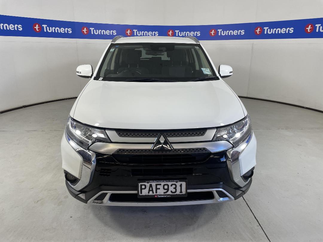 Photo '2' of Mitsubishi Outlander