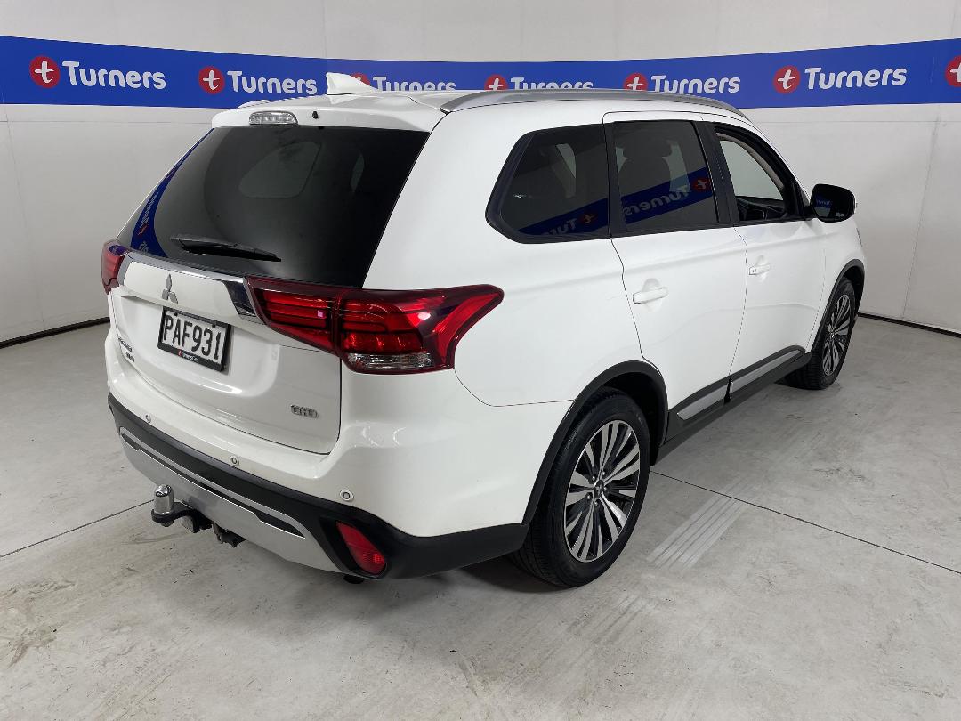 Photo '7' of Mitsubishi Outlander