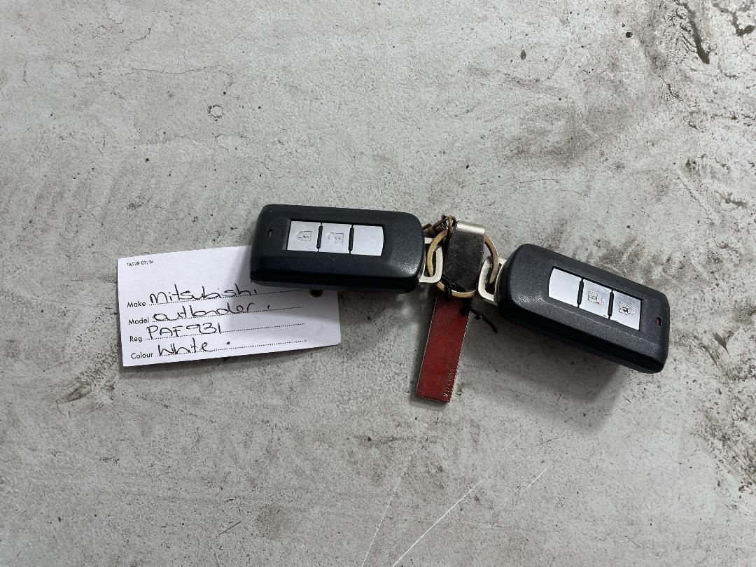 Photo '22' of Mitsubishi Outlander