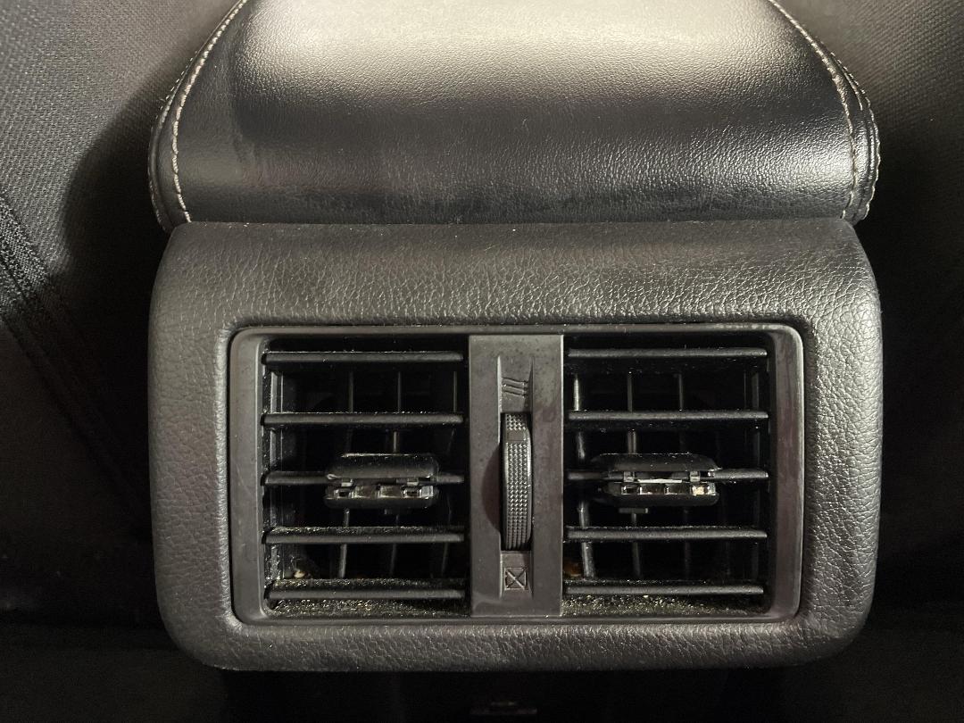 Photo '24' of Mitsubishi Outlander