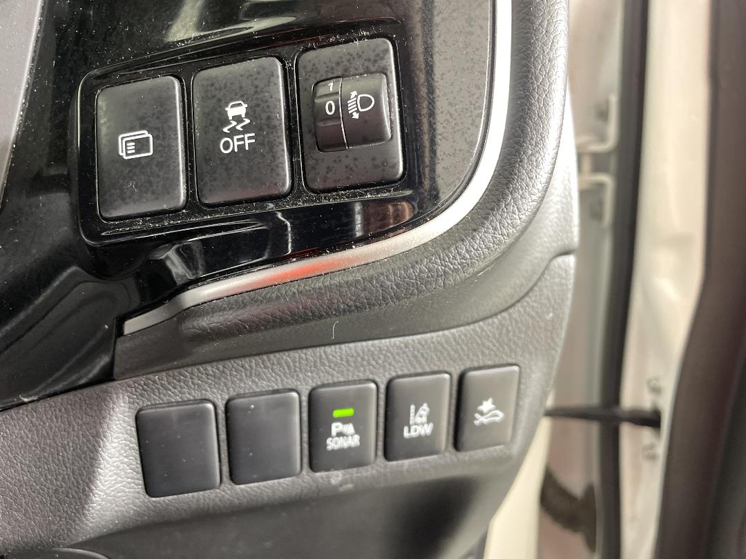 Photo '26' of Mitsubishi Outlander