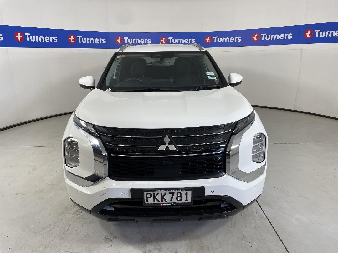 Photo '2' of Mitsubishi Outlander Photo '2' of Mitsubishi Outlander