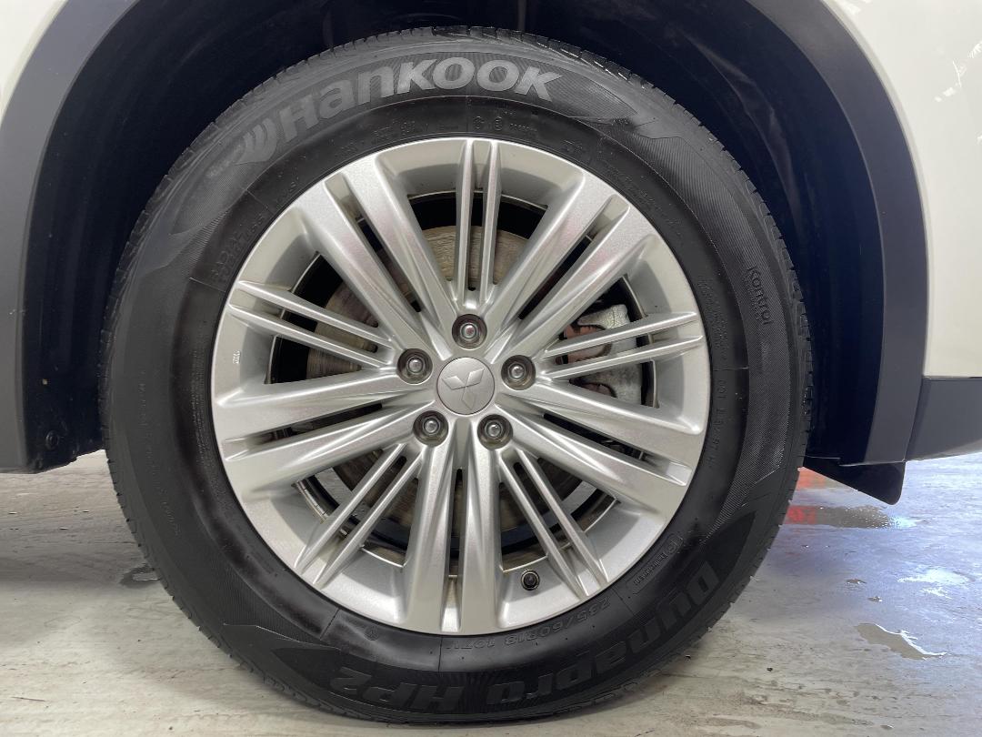 Photo '9' of Mitsubishi Outlander Photo '9' of Mitsubishi Outlander