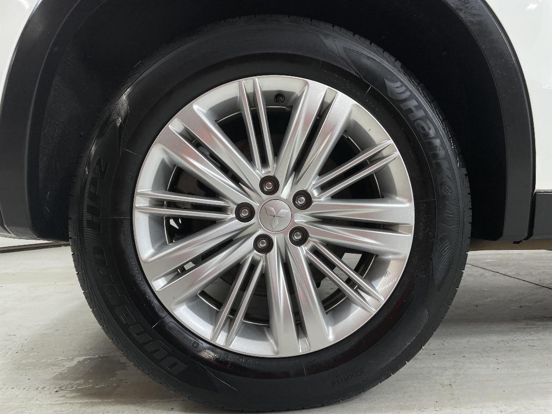 Photo '12' of Mitsubishi Outlander Photo '12' of Mitsubishi Outlander