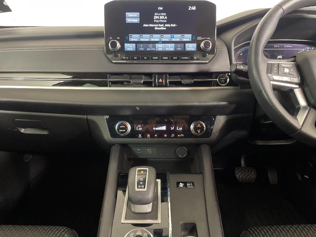 Photo '18' of Mitsubishi Outlander Photo '18' of Mitsubishi Outlander