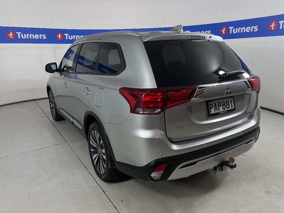 Photo '5' of Mitsubishi Outlander Photo '5' of Mitsubishi Outlander