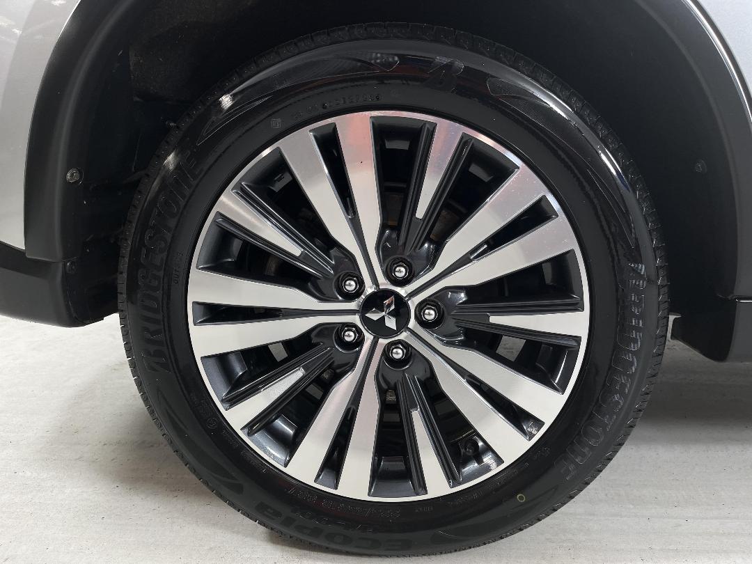 Photo '12' of Mitsubishi Outlander Photo '12' of Mitsubishi Outlander