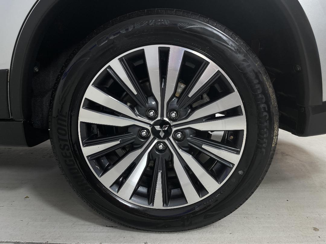 Photo '11' of Mitsubishi Outlander Photo '11' of Mitsubishi Outlander