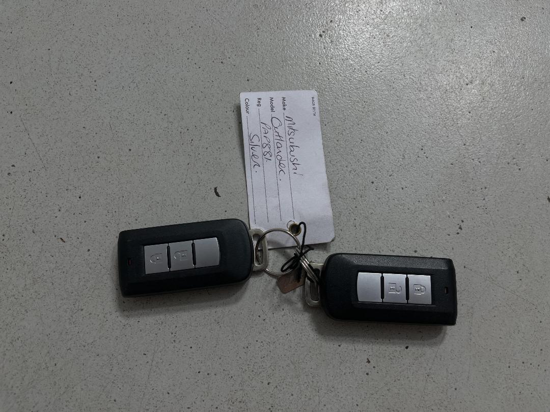 Photo '22' of Mitsubishi Outlander Photo '22' of Mitsubishi Outlander