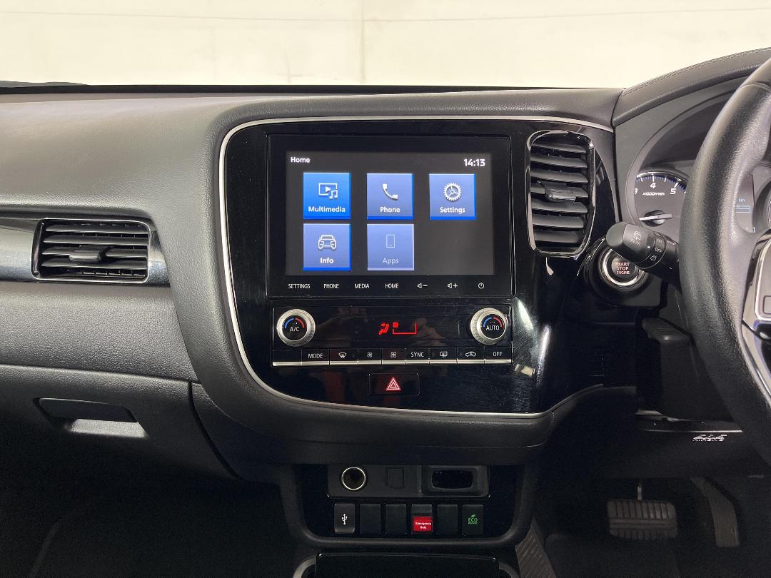 Photo '18' of Mitsubishi Outlander Photo '18' of Mitsubishi Outlander