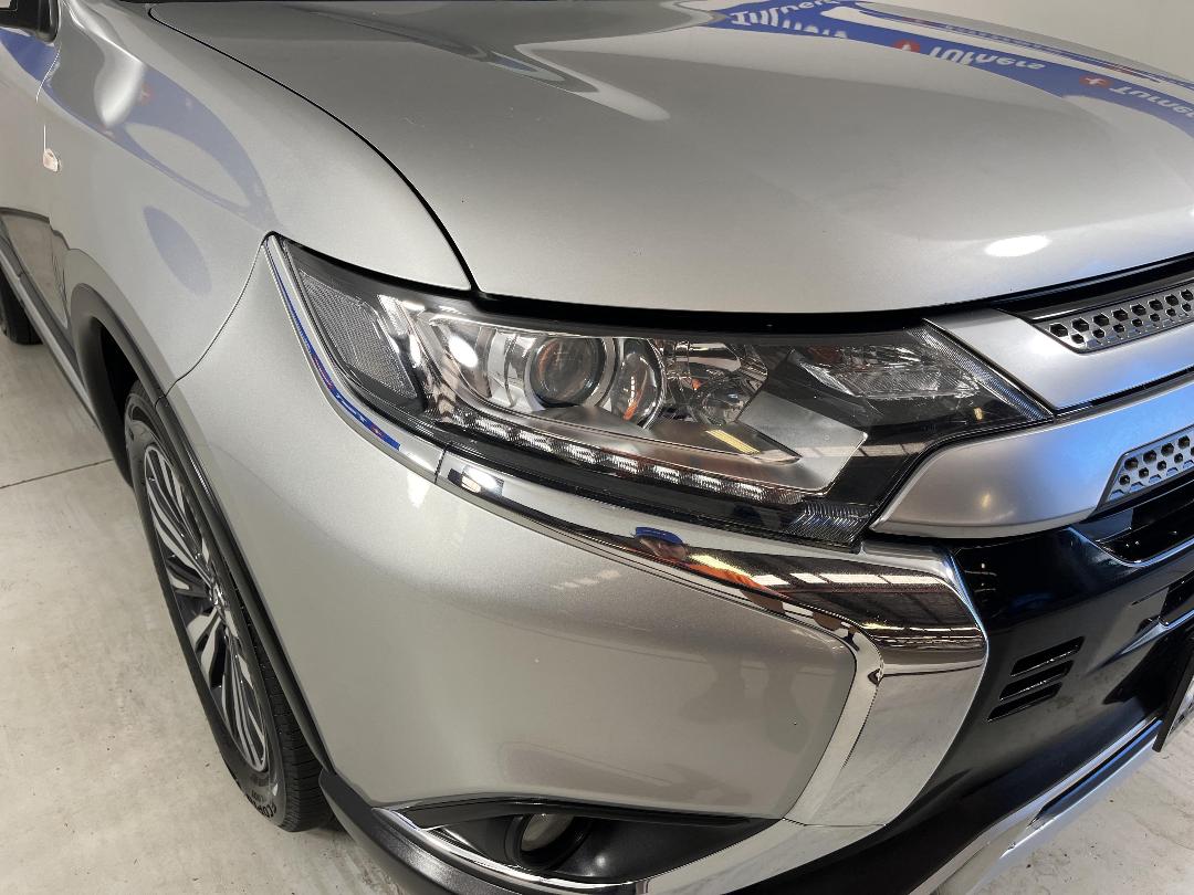 Photo '35' of Mitsubishi Outlander Photo '35' of Mitsubishi Outlander