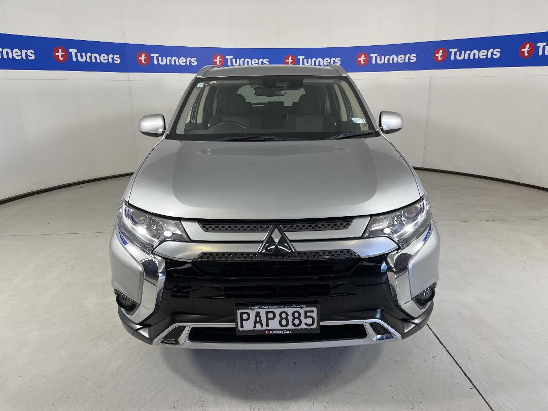 Photo '2' of Mitsubishi Outlander