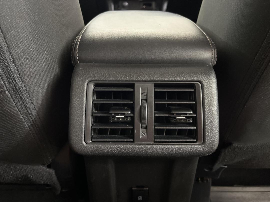 Photo '24' of Mitsubishi Outlander