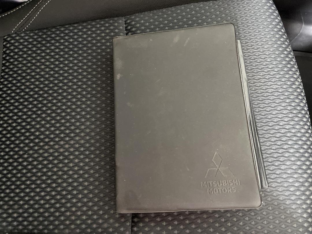 Photo '30' of Mitsubishi Outlander