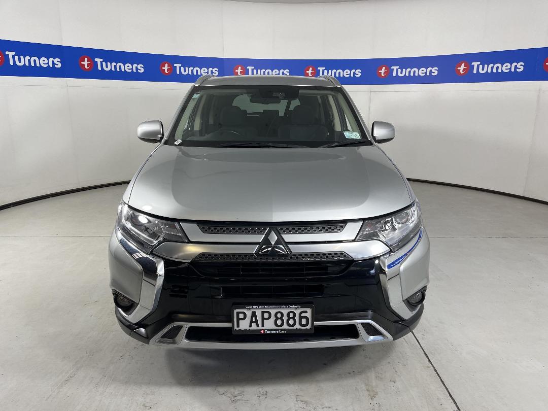 Photo '2' of Mitsubishi Outlander
