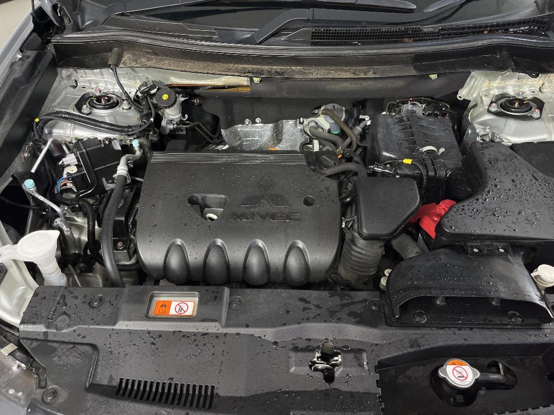 Photo '13' of Mitsubishi Outlander