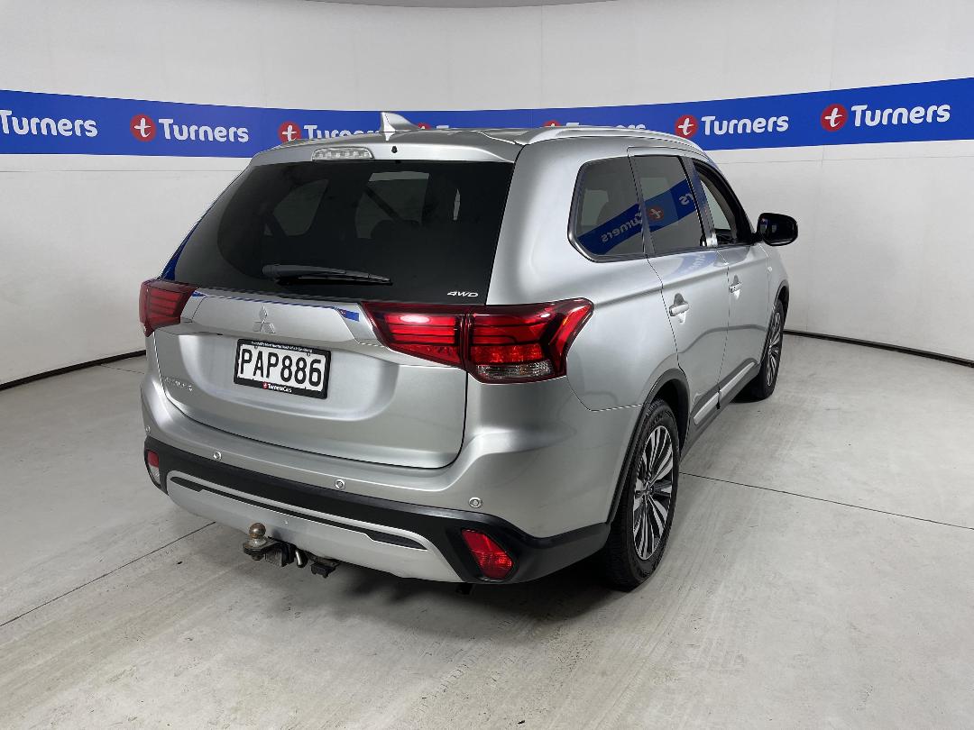 Photo '7' of Mitsubishi Outlander