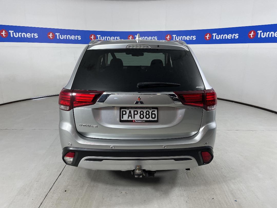 Photo '6' of Mitsubishi Outlander