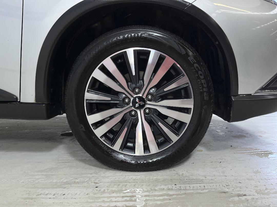 Photo '9' of Mitsubishi Outlander Photo '9' of Mitsubishi Outlander