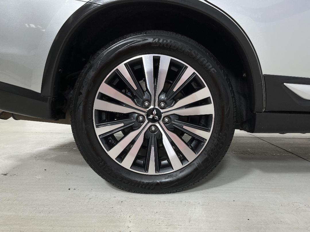 Photo '12' of Mitsubishi Outlander Photo '12' of Mitsubishi Outlander