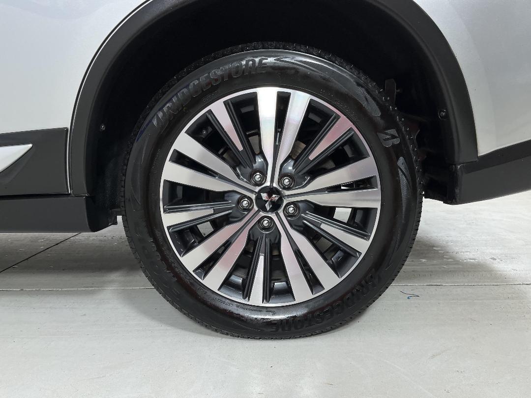 Photo '11' of Mitsubishi Outlander Photo '11' of Mitsubishi Outlander