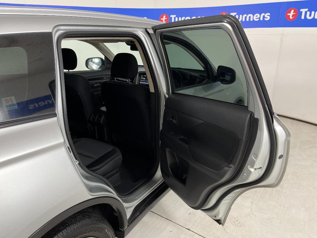 Photo '19' of Mitsubishi Outlander Photo '19' of Mitsubishi Outlander