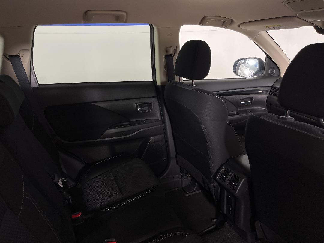 Photo '20' of Mitsubishi Outlander Photo '20' of Mitsubishi Outlander