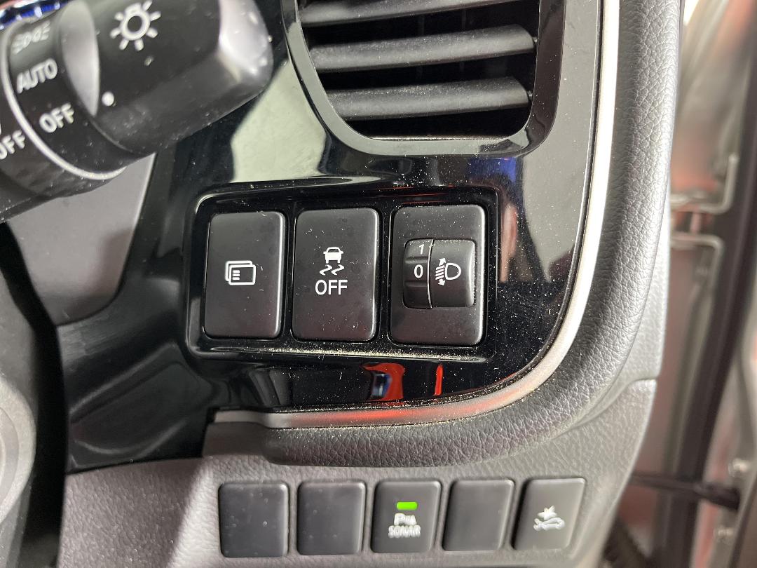 Photo '27' of Mitsubishi Outlander Photo '27' of Mitsubishi Outlander