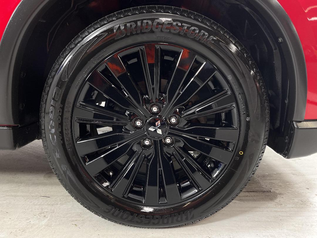 Photo '9' of Mitsubishi Outlander Photo '9' of Mitsubishi Outlander